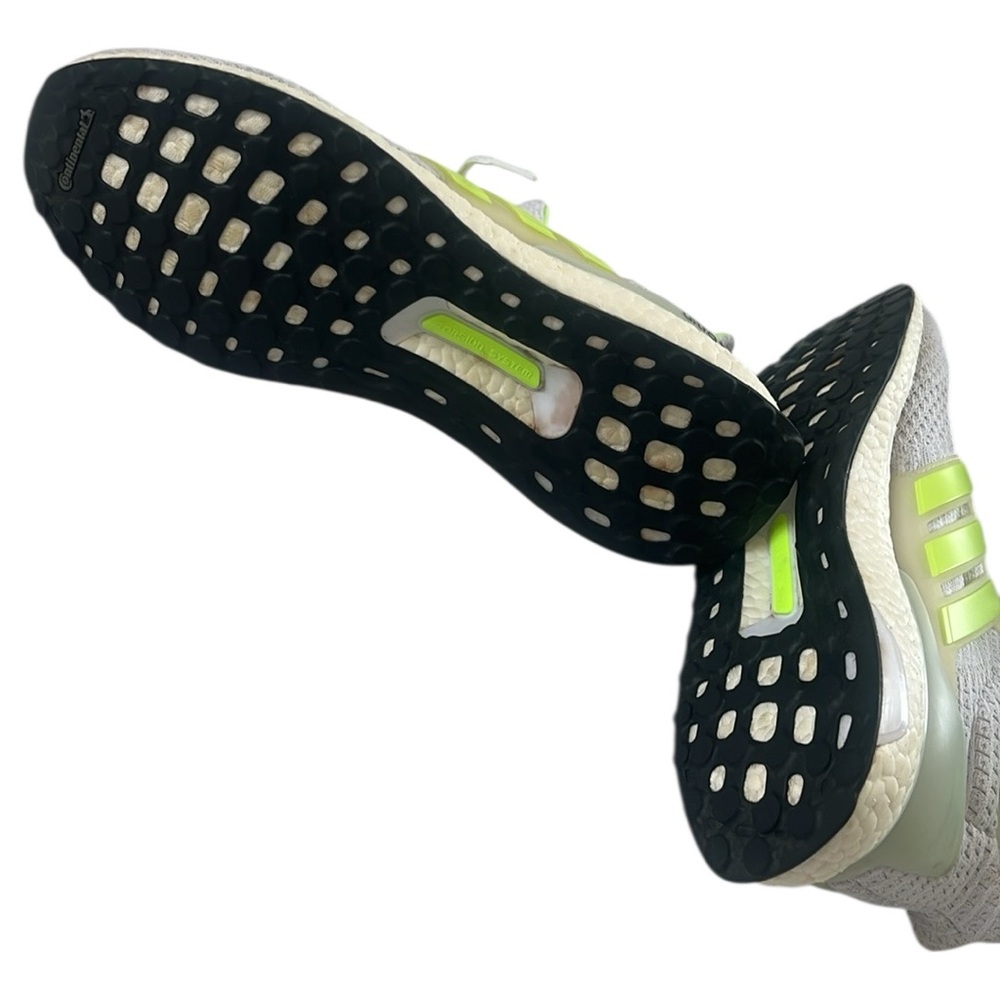 Adidas Men’s Ultraboost White and Neon Yellow. - Picture 5 of 5